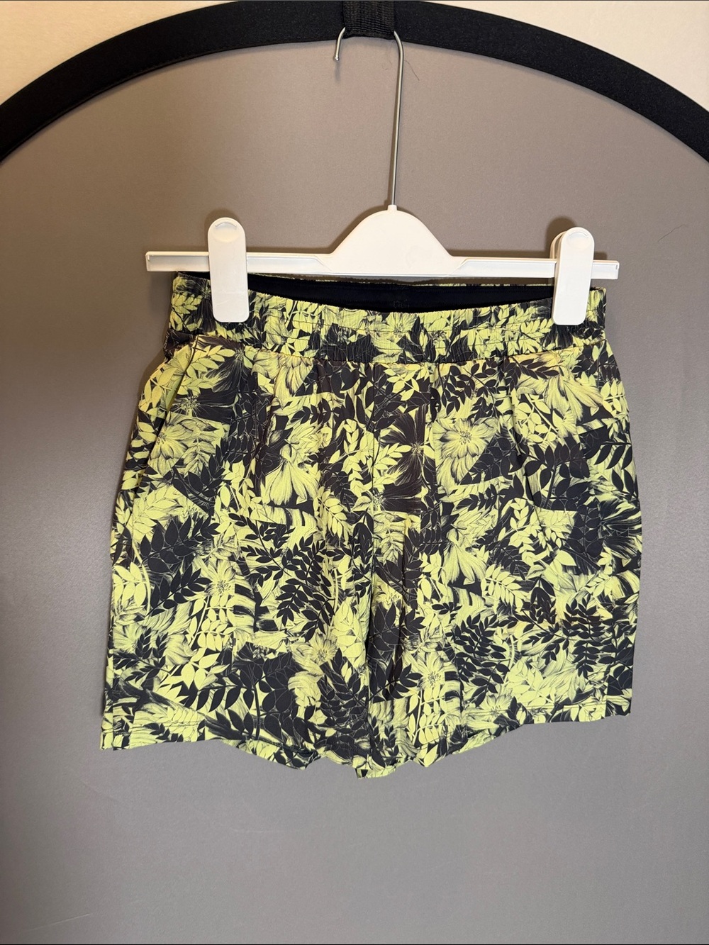 lululemon athletica Men's Black and Yellow Floral Hybrid Shorts